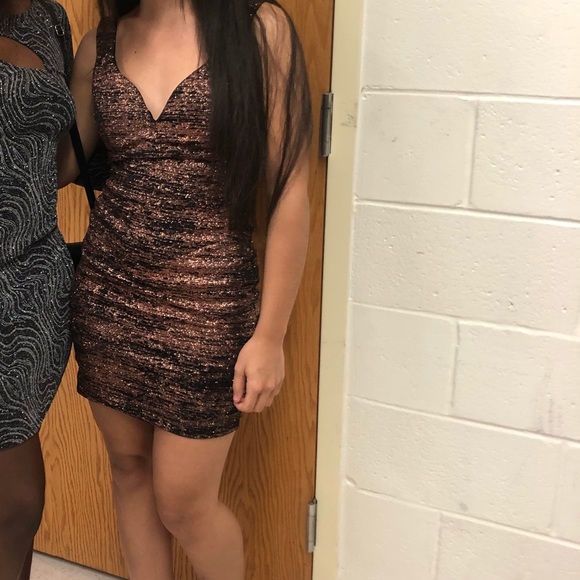 Party dress - Picture 2 of 2